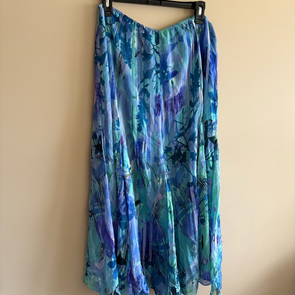 Reba Vibrant Blue and Green Shirt and Skirt Matching Set, 100% Silk, Size M - Picture 9 of 13
